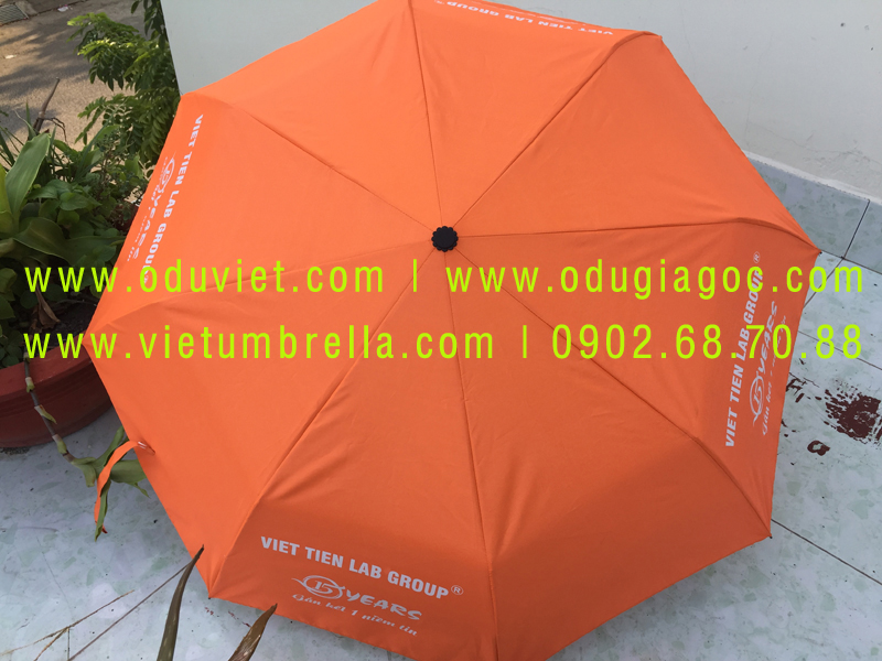 xưởng sản xuất ô dù cầm tay in logo quảng cáo